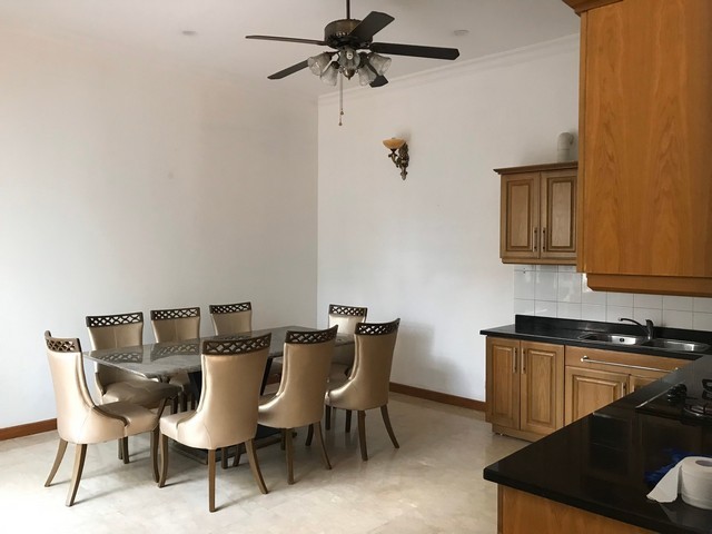 Bán biệt thự khu T Ciputra mặt trong, dt 150m2, nội thất đầy đủ, giá bán 150tr/m2. LH 0963492659 3