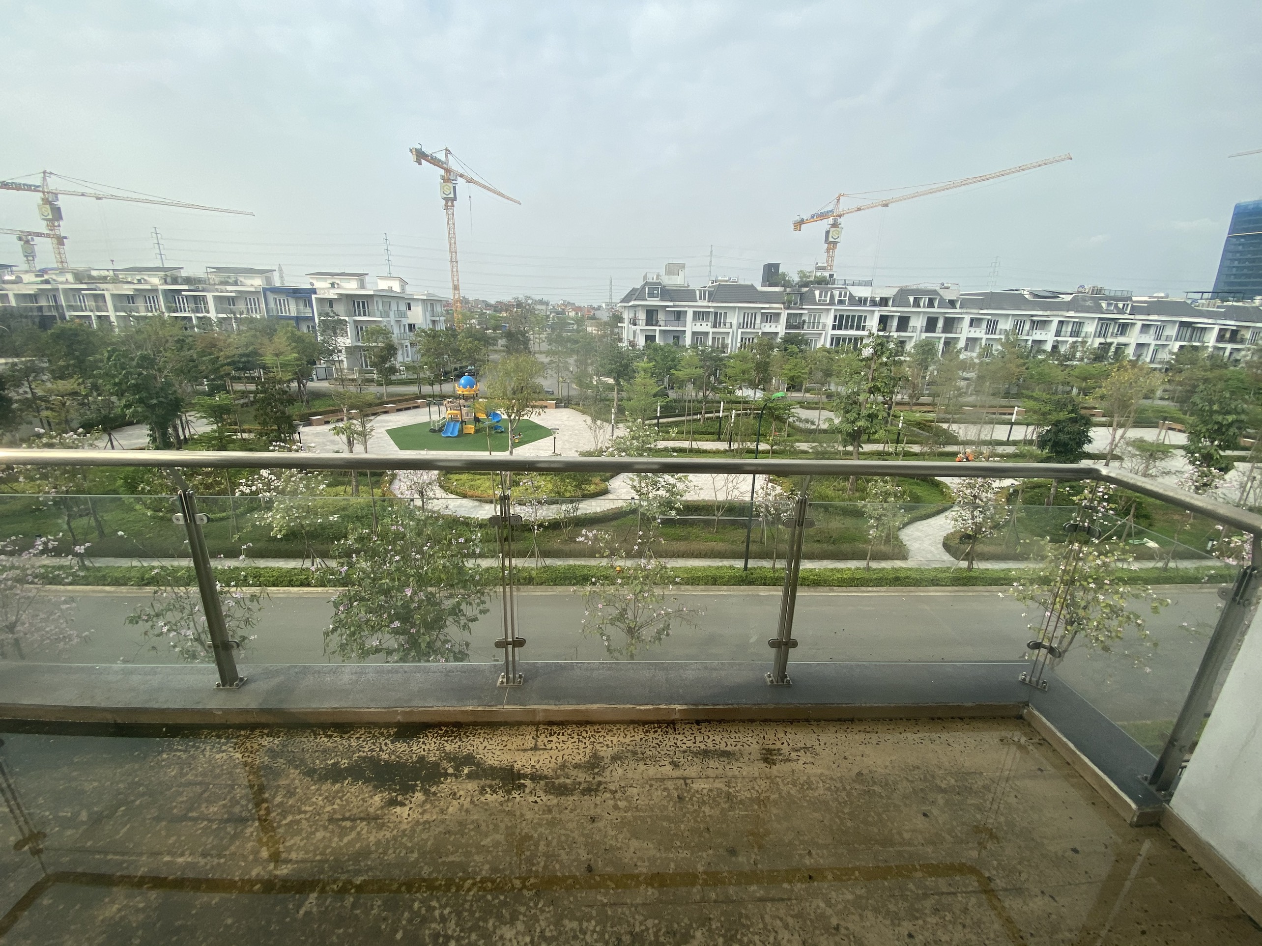 Bán biệt thự xây thô dãy K4 Ciputra giai đoạn 3 KĐT Nam Thăng Long, DT 140m2, hướng Nam view vườn hoa siêu đẹp 4