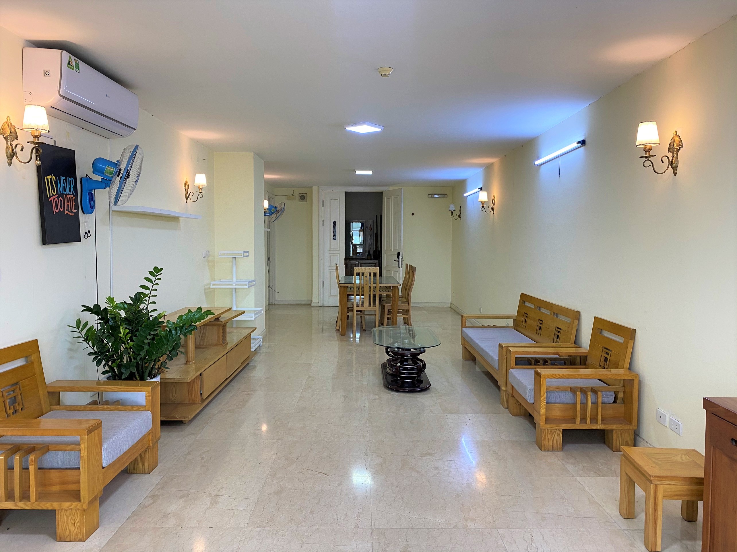 Bán căn hộ 3PN/145m2 tầng thấp full đồ, ban công Đông Nam tòa P1 Ciputra 2