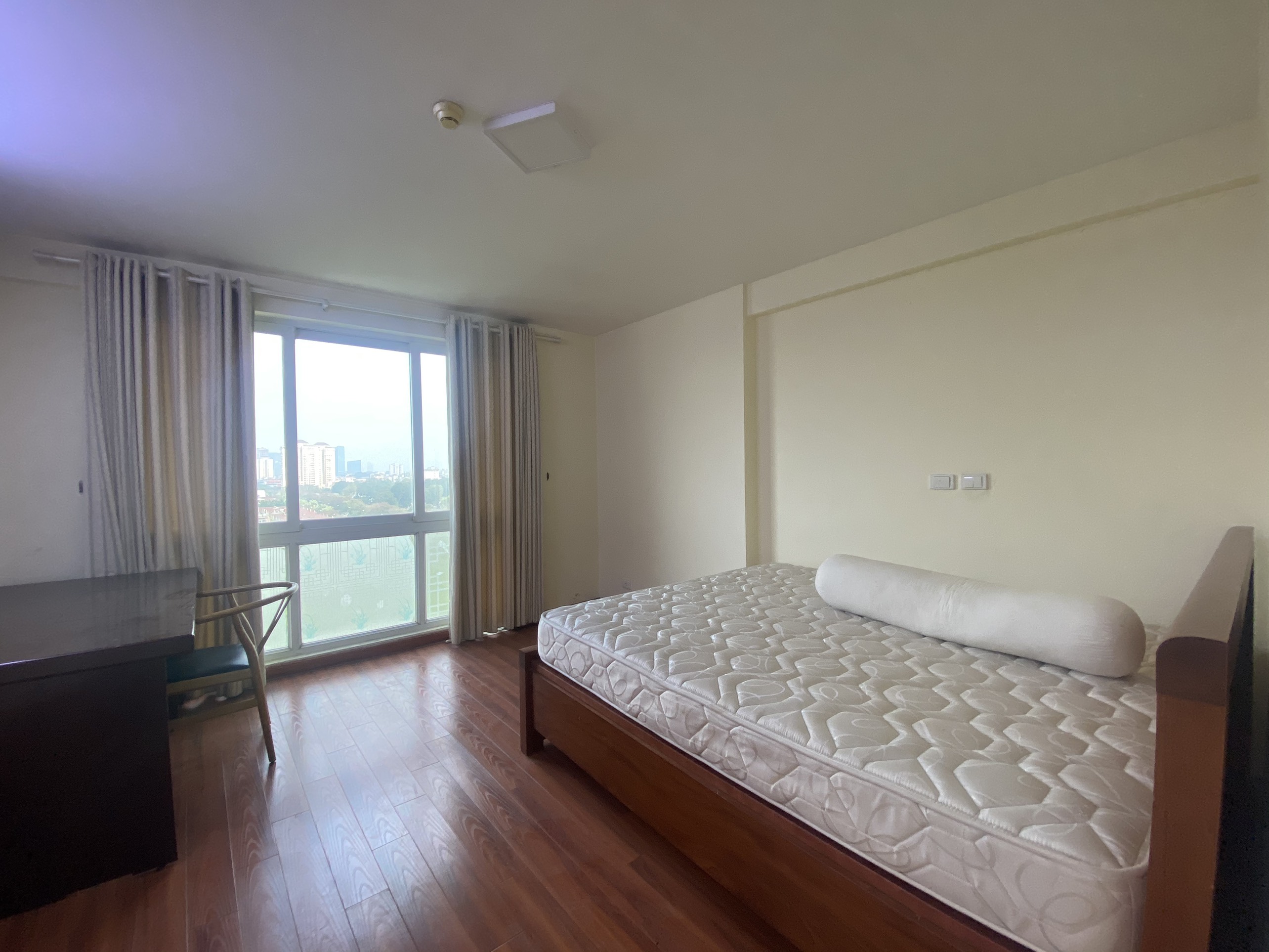 Bán căn hộ 3PN/145m2 tầng thấp full đồ, ban công Đông Nam tòa P1 Ciputra 8