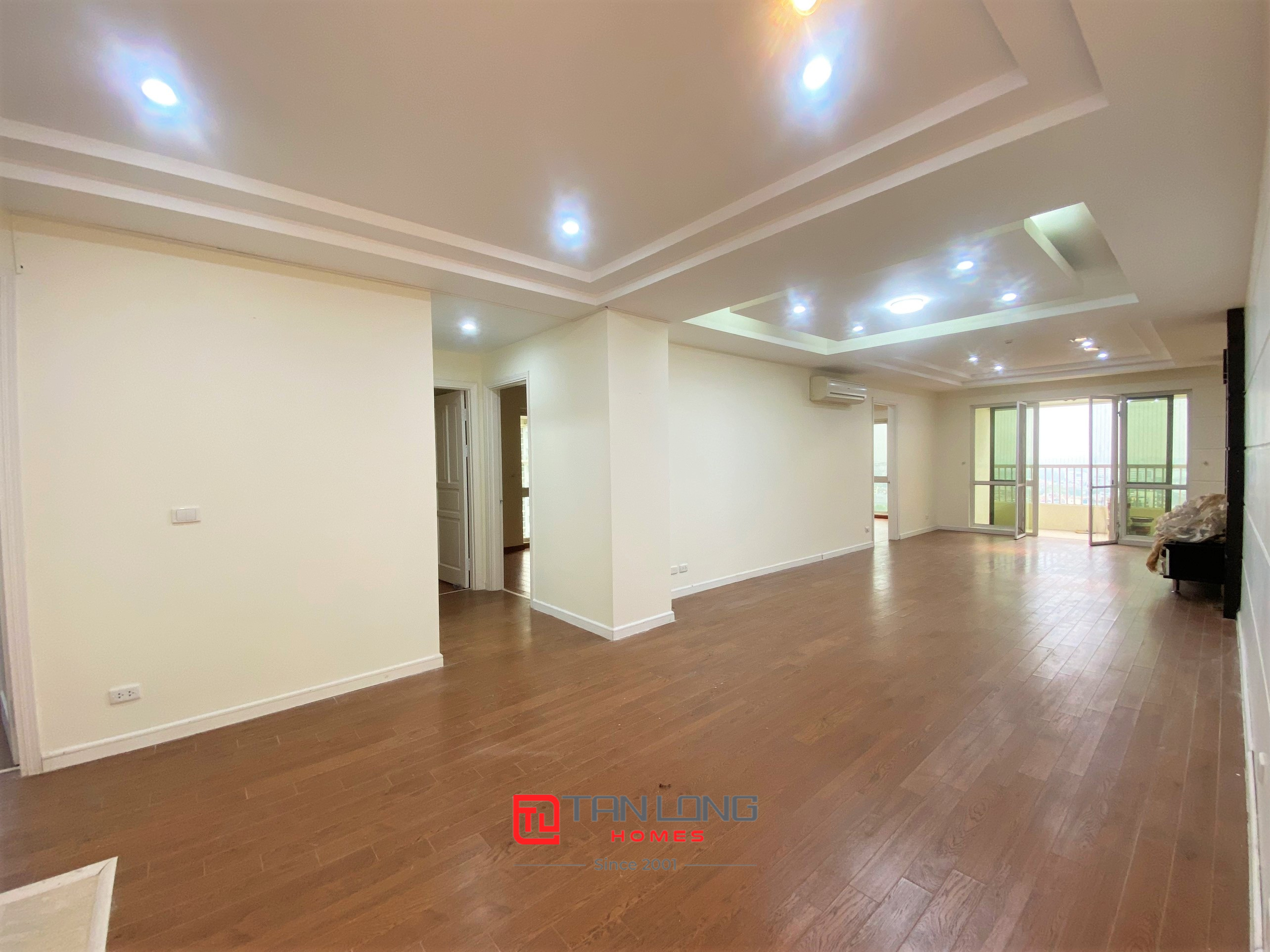Bán căn số 08 tòa P1 Ciputra: DT 145m2 căn 3 ngủ đồ cơ bản, giá tốt 3
