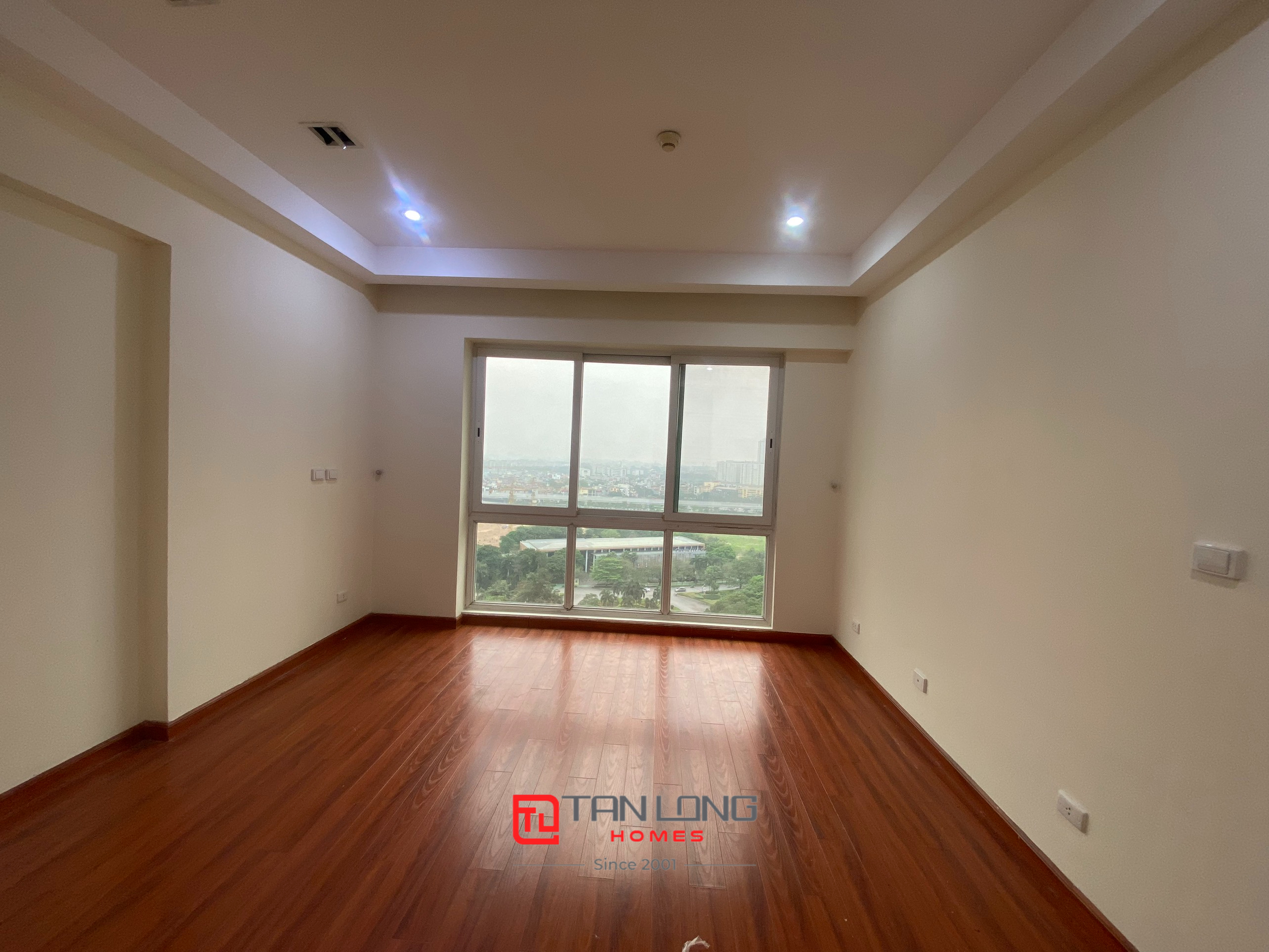 Bán căn số 08 tòa P1 Ciputra: DT 145m2 căn 3 ngủ đồ cơ bản, giá tốt 8