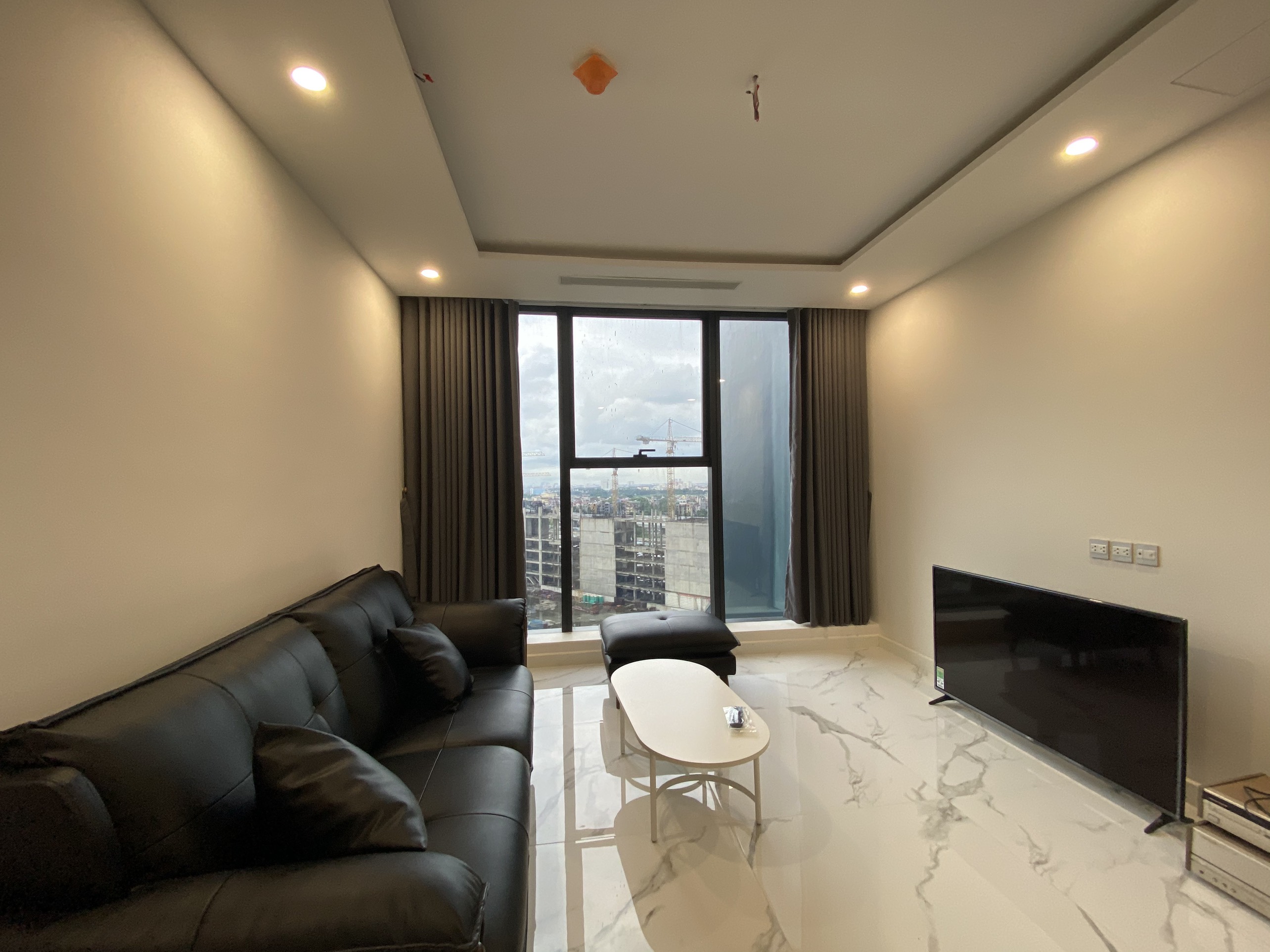 Bán cắt lỗ căn góc 3 phòng ngủ diện tích 97m2 view sân golf, cầu nhật tân thoáng mát 1