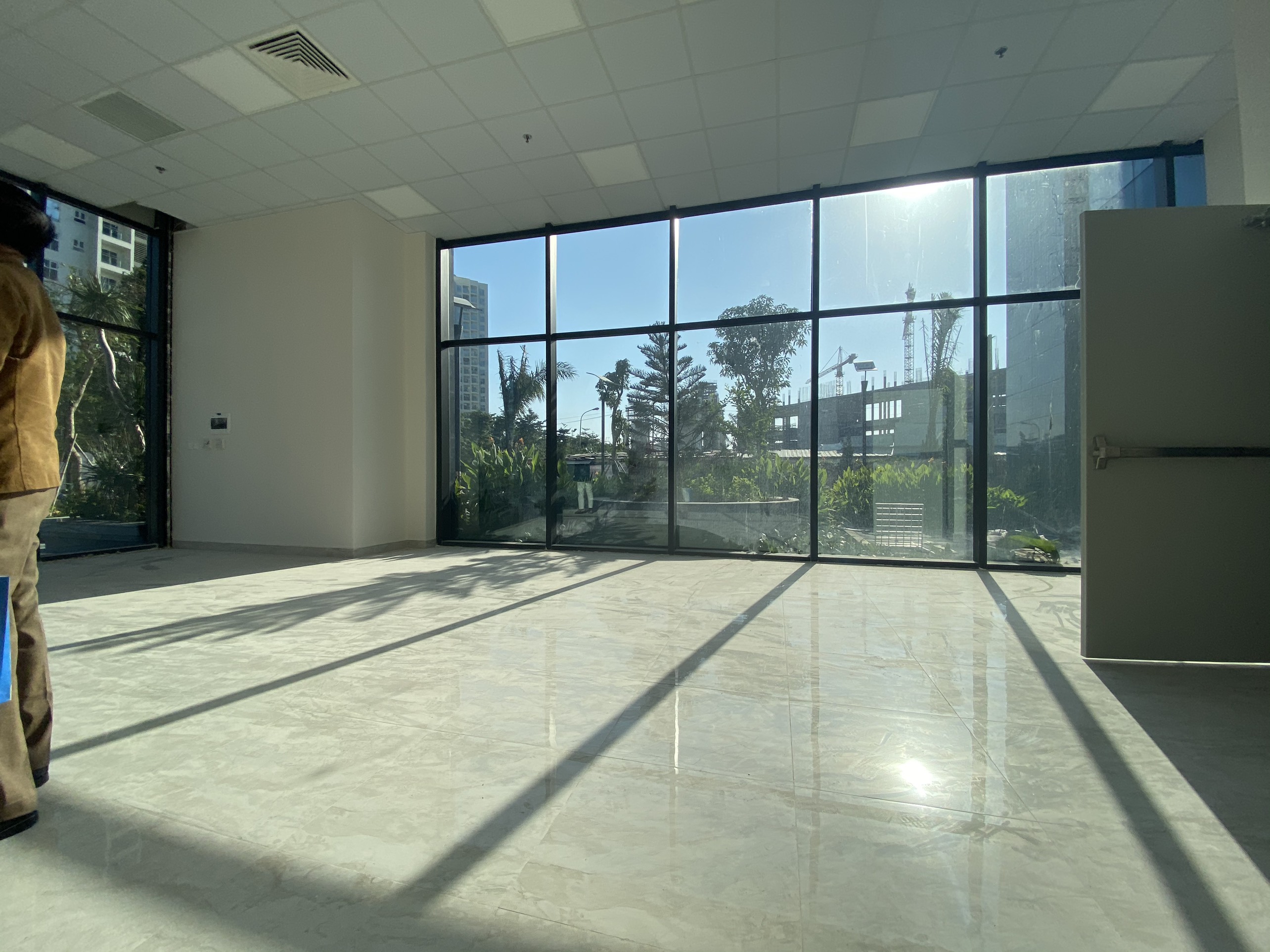 Bán Shop chân đế tòa S56 Sunshine City, diện tích 110m2, đầu tư kinh doanh tiềm năng, dân cư đông đúc văn minh 1