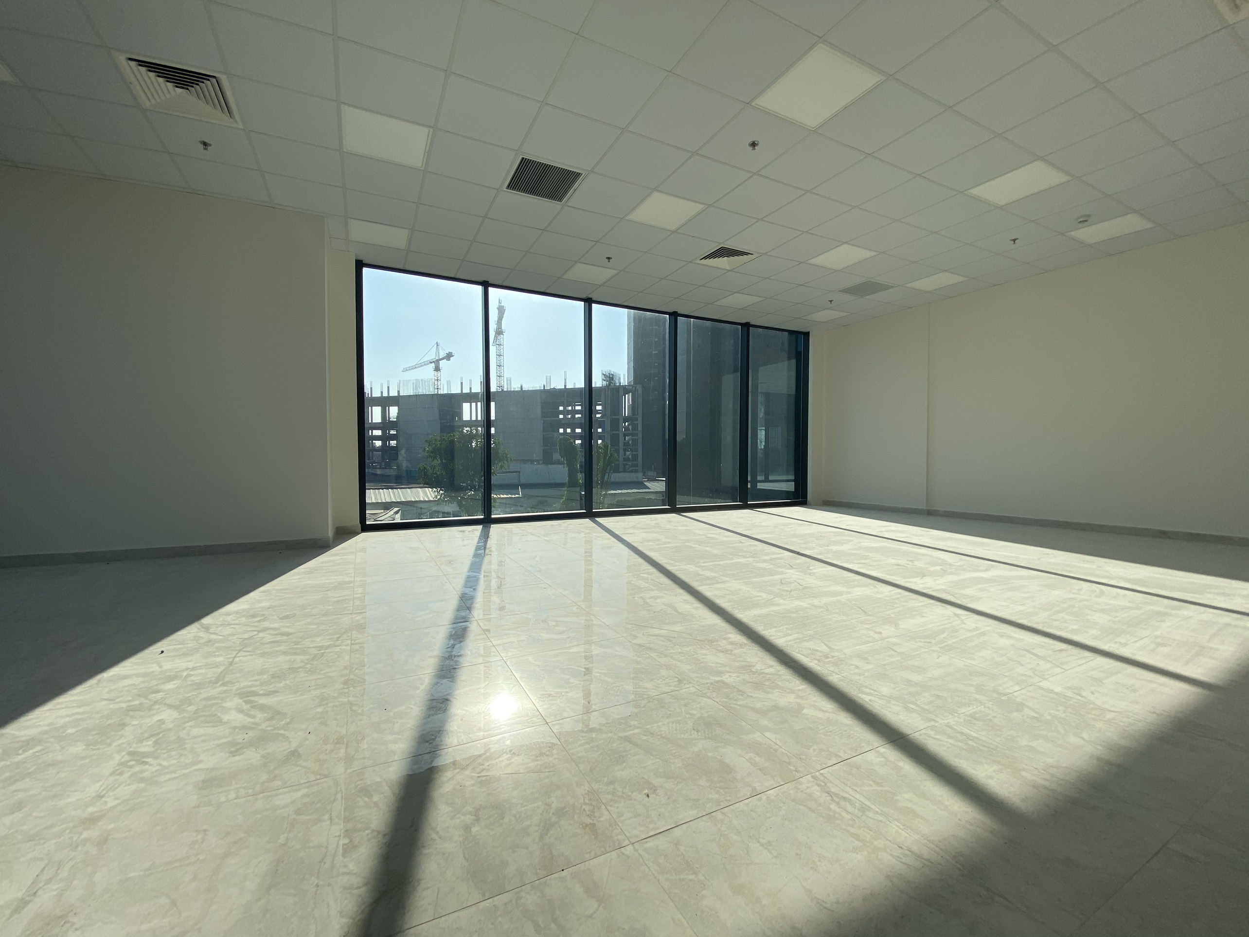 Bán Shop chân đế tòa S56 Sunshine City, diện tích 110m2, đầu tư kinh doanh tiềm năng, dân cư đông đúc văn minh 2