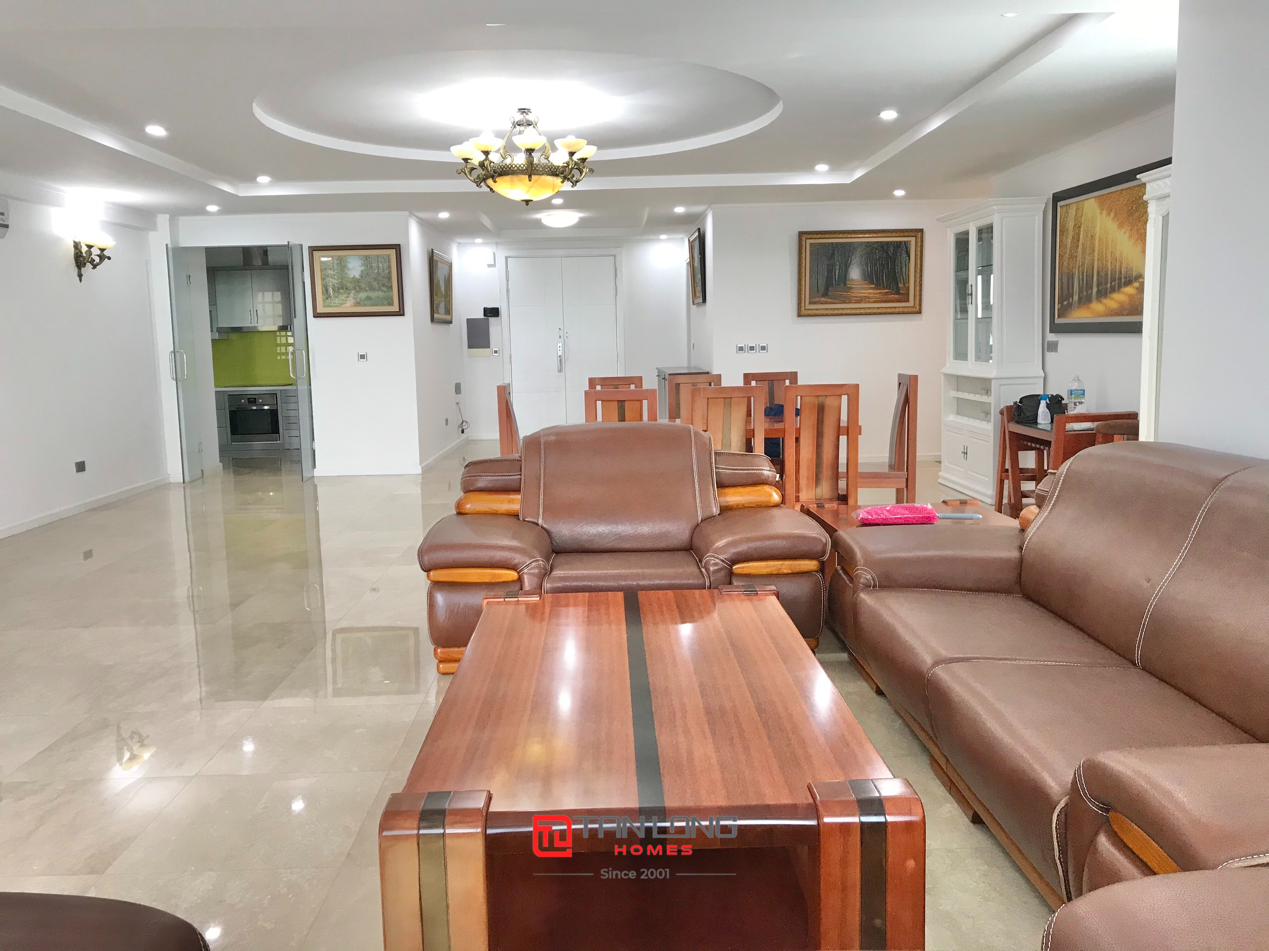 Căn hộ view sân golf, diện tích 267m2 tòa L2, Ciputra, Tây Hồ cho thuê 1
