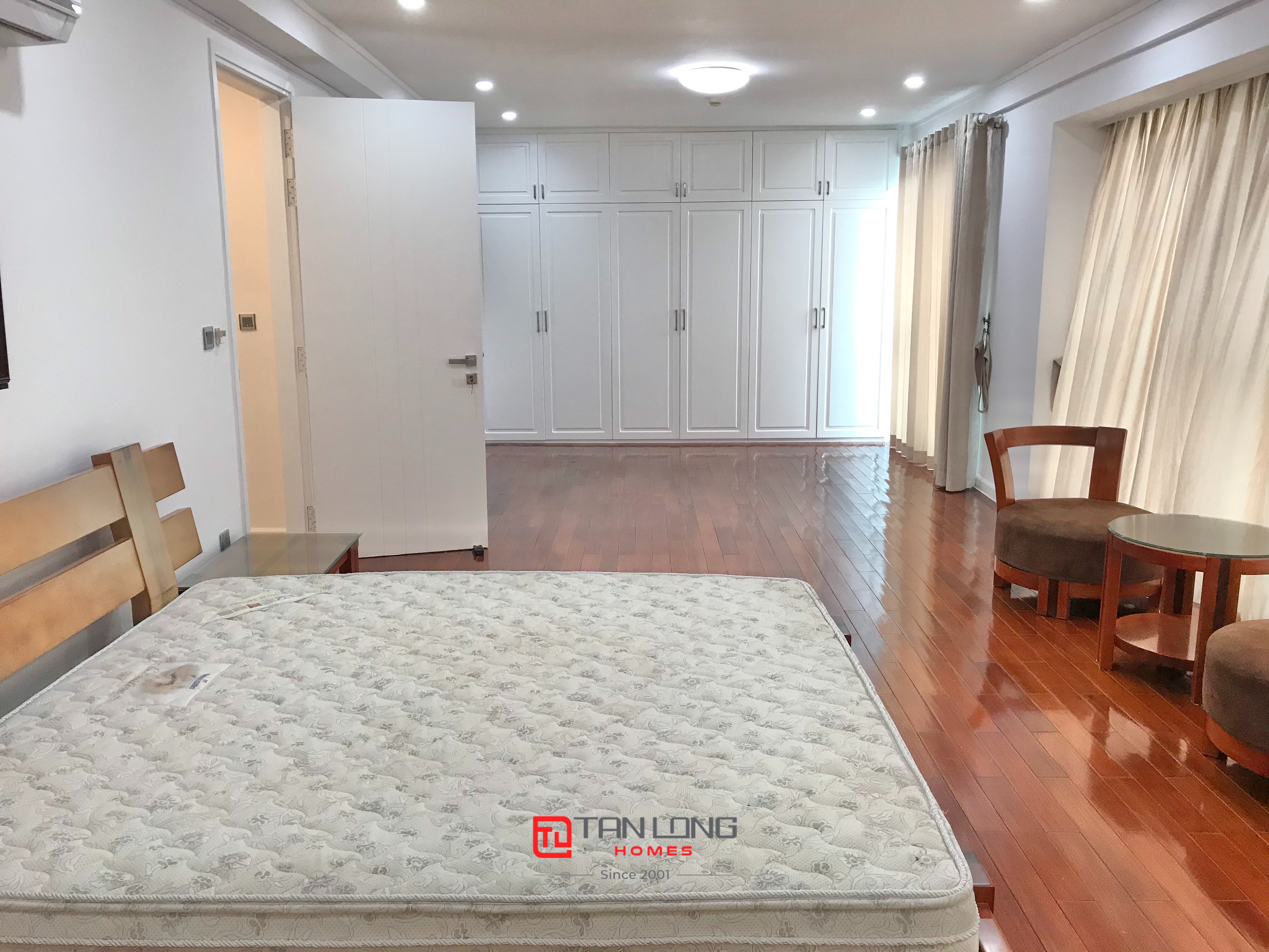 Căn hộ view sân golf, diện tích 267m2 tòa L2, Ciputra, Tây Hồ cho thuê 7