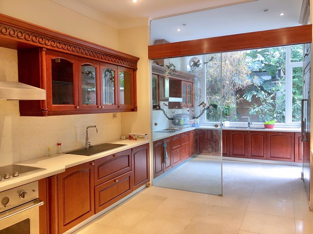 Chính chủ cho thuê biệt thự Ciputra căn góc dãy D2, DT 380m2 sân vườn rộng, nội thất đẳng cấp 5