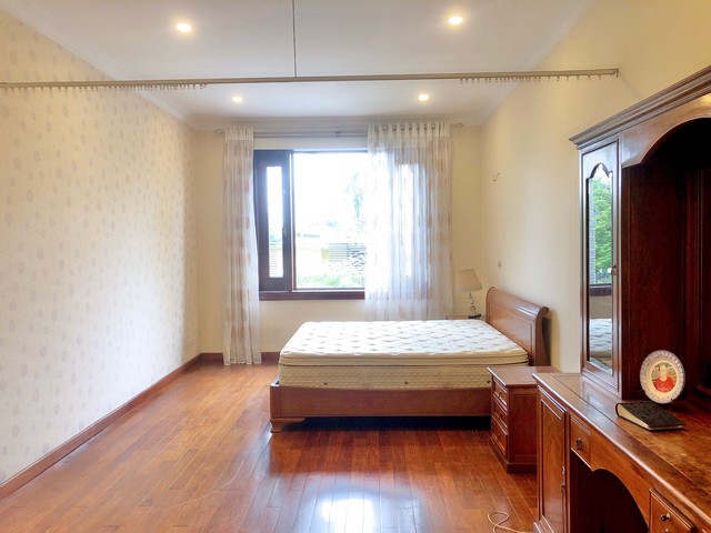 Chính chủ cho thuê biệt thự Ciputra căn góc dãy D2, DT 380m2 sân vườn rộng, nội thất đẳng cấp 9
