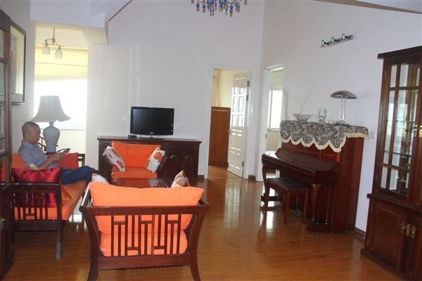 Chính chủ thiện chí bán căn duplex penthouse tòa E1 Ciputra loại 180m2 nội thất cơ bản 2