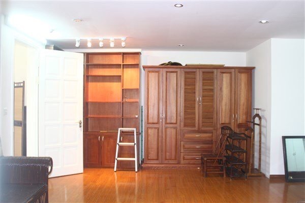 Chính chủ thiện chí bán căn duplex penthouse tòa E1 Ciputra loại 180m2 nội thất cơ bản 4