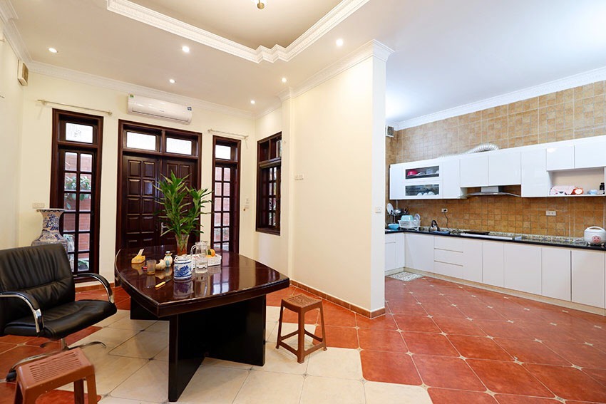 Cho thuê biệt thự dãy D3 Ciputra Nam Thăng Long, DT 180m2, 5 ngủ, nội thất đẹp 1