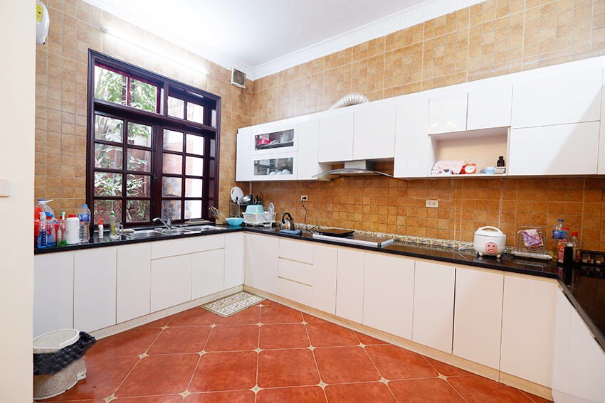 Cho thuê biệt thự dãy D3 Ciputra Nam Thăng Long, DT 180m2, 5 ngủ, nội thất đẹp 2