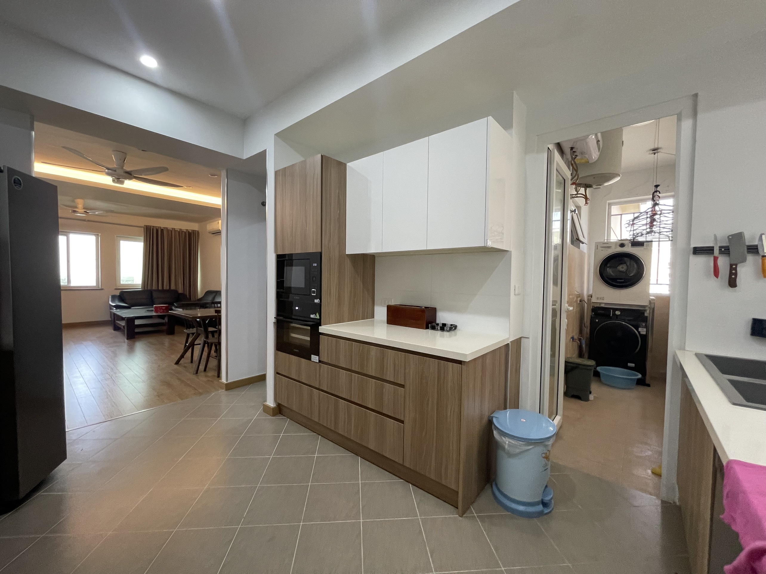Cho thuê căn 3 ngủ 150m2 full đồ view thoáng đẹp tại E1 Ciputra 14