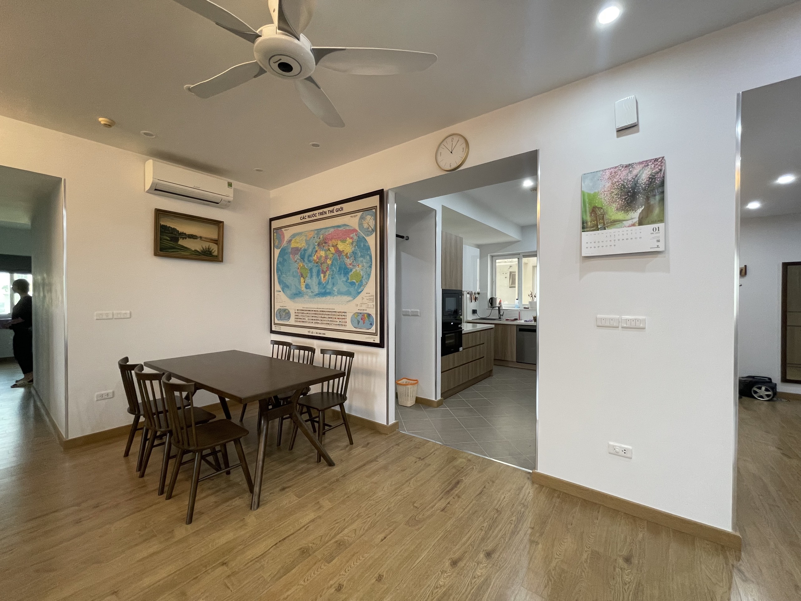 Cho thuê căn 3 ngủ 150m2 full đồ view thoáng đẹp tại E1 Ciputra 3