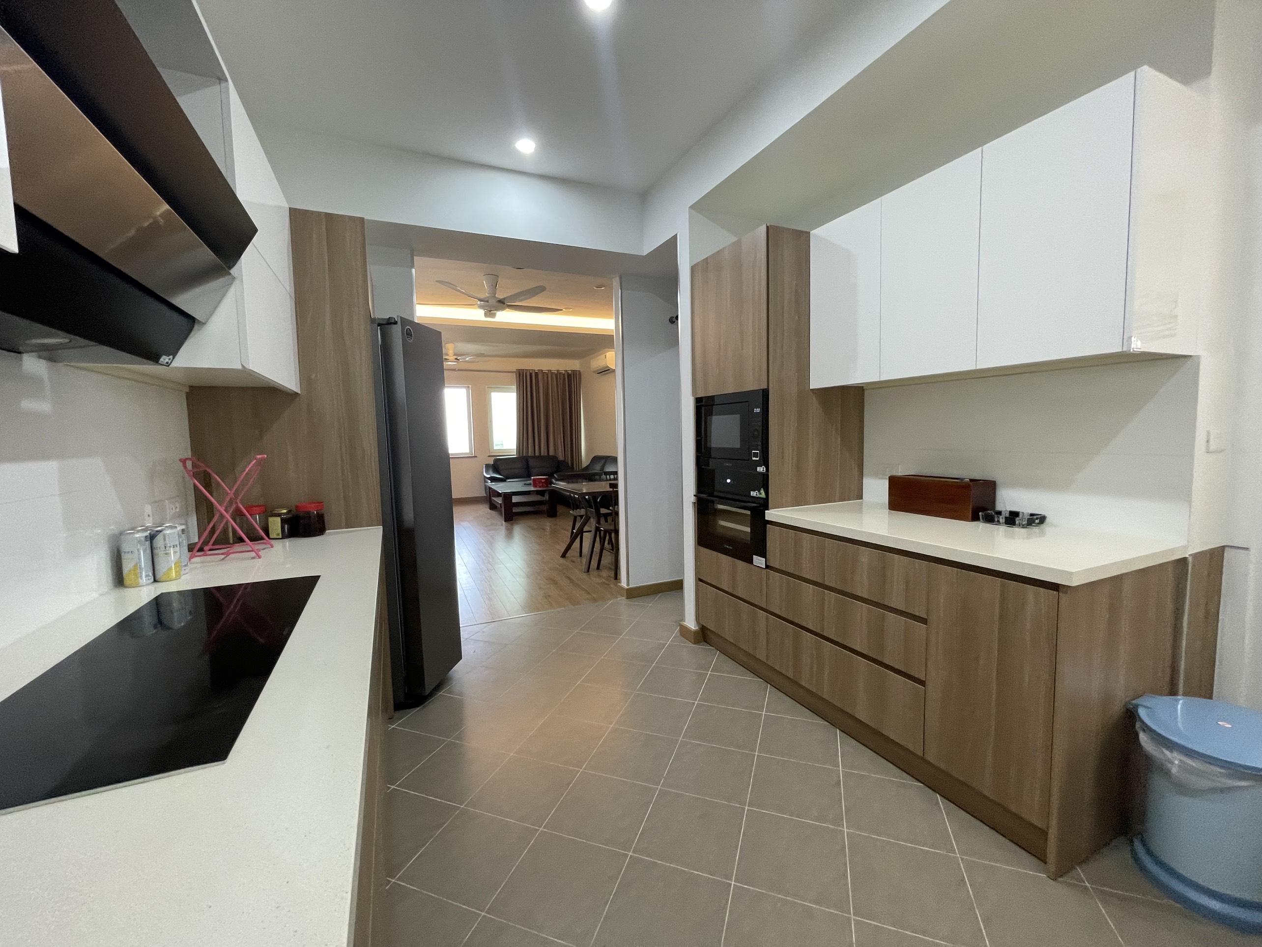 Cho thuê căn 3 ngủ 150m2 full đồ view thoáng đẹp tại E1 Ciputra 6