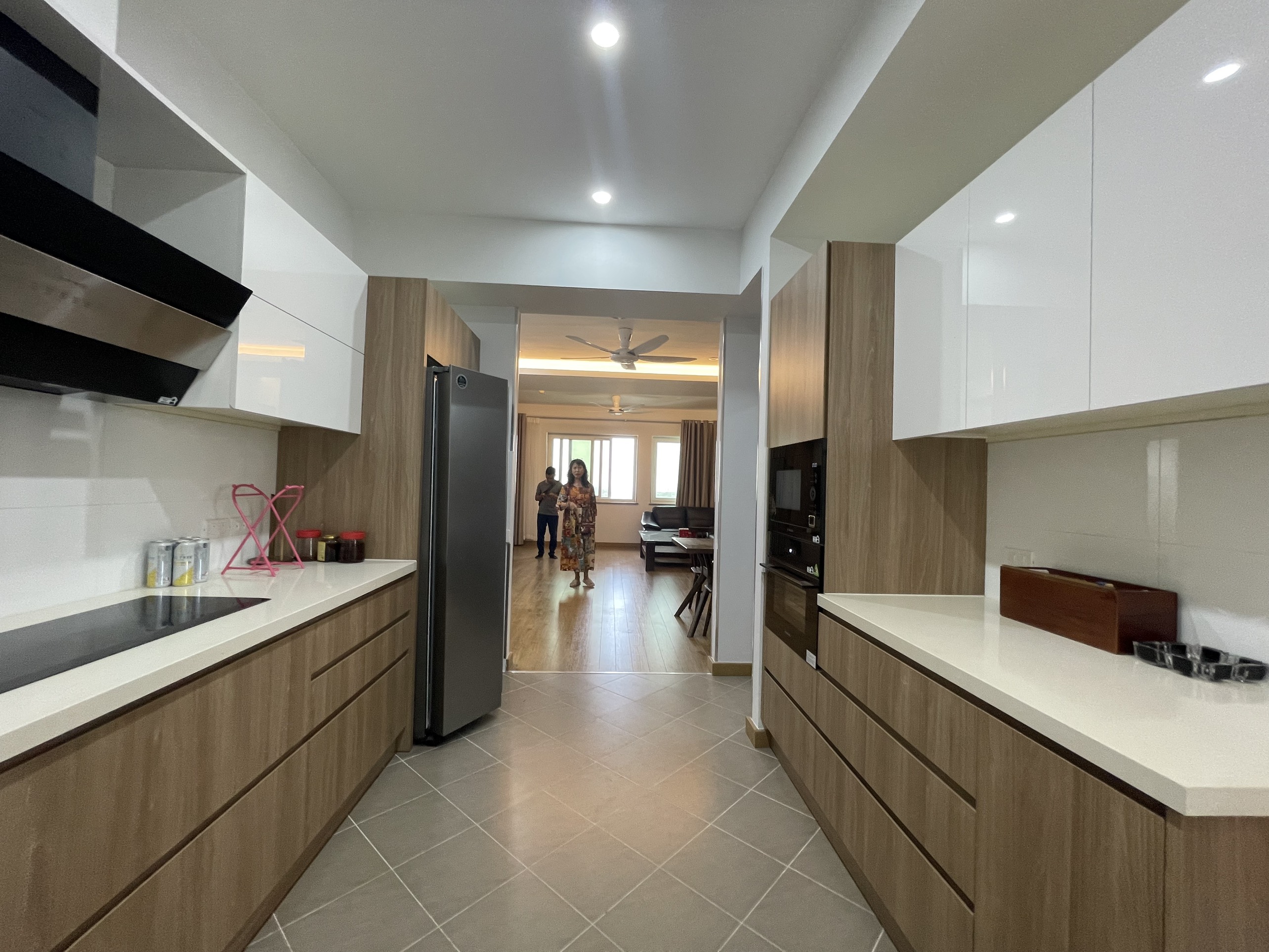 Cho thuê căn 3 ngủ 150m2 full đồ view thoáng đẹp tại E1 Ciputra 8