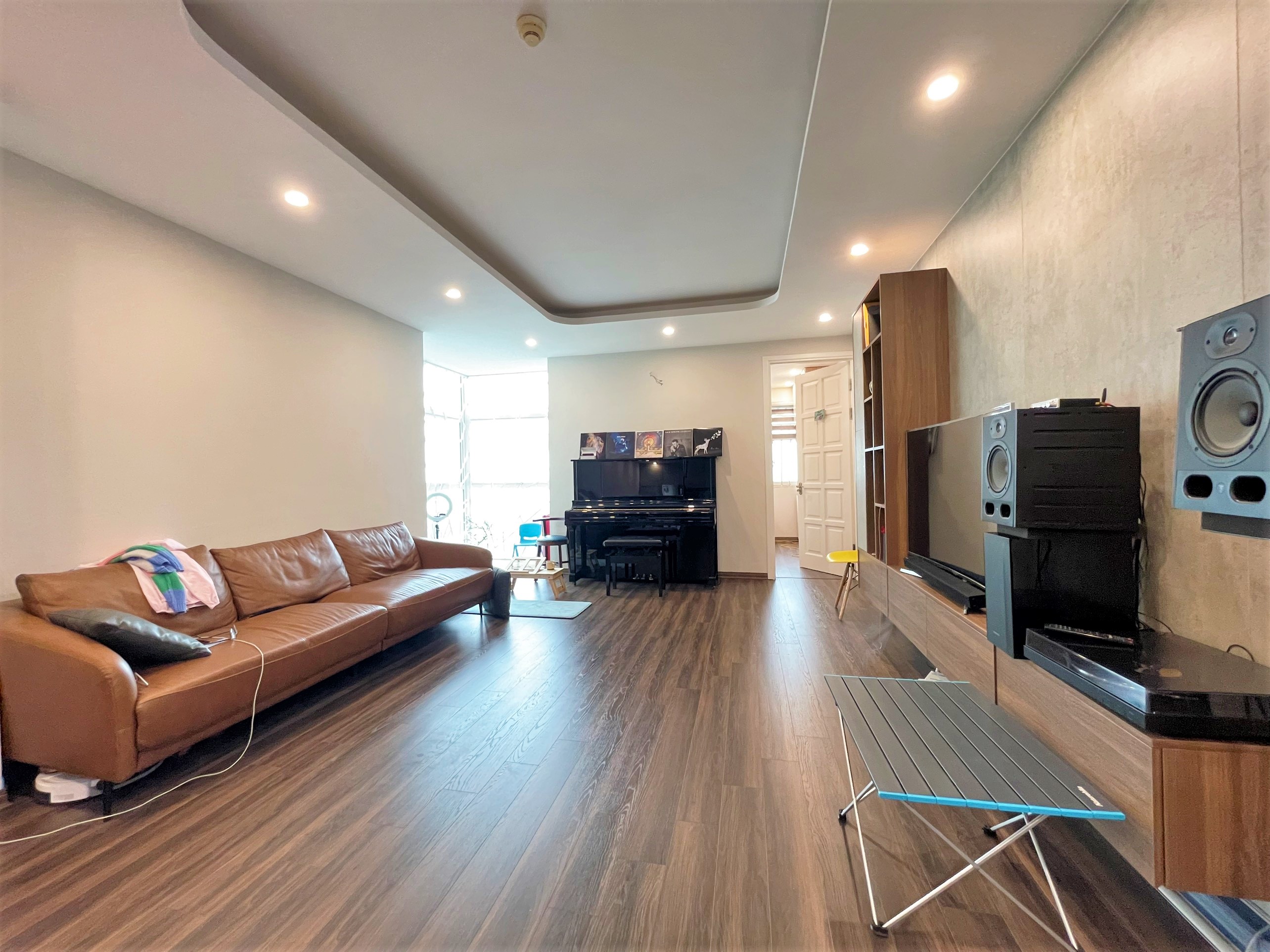 Cho thuê căn hộ 3 ngủ 123m2 tầng trung view thoáng tòa E5 Ciputra 1