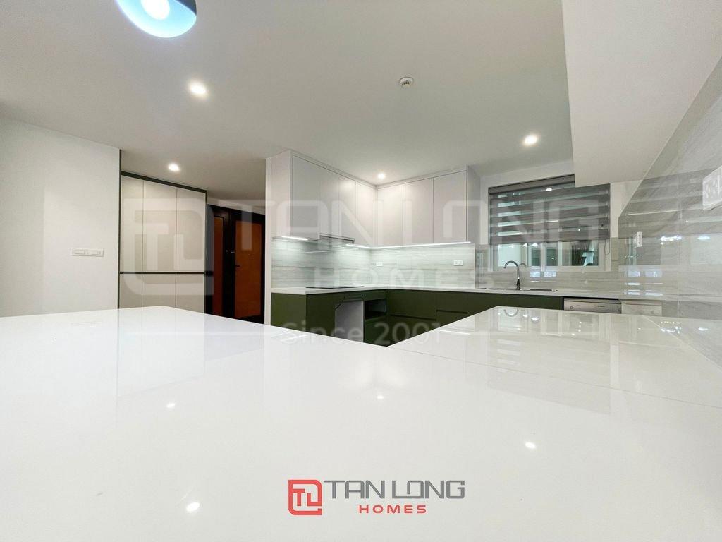 Cho thuê căn hộ siêu đẳng cấp 4PN/154m2 full đồ nhập khẩu tòa E1 Ciputra 13