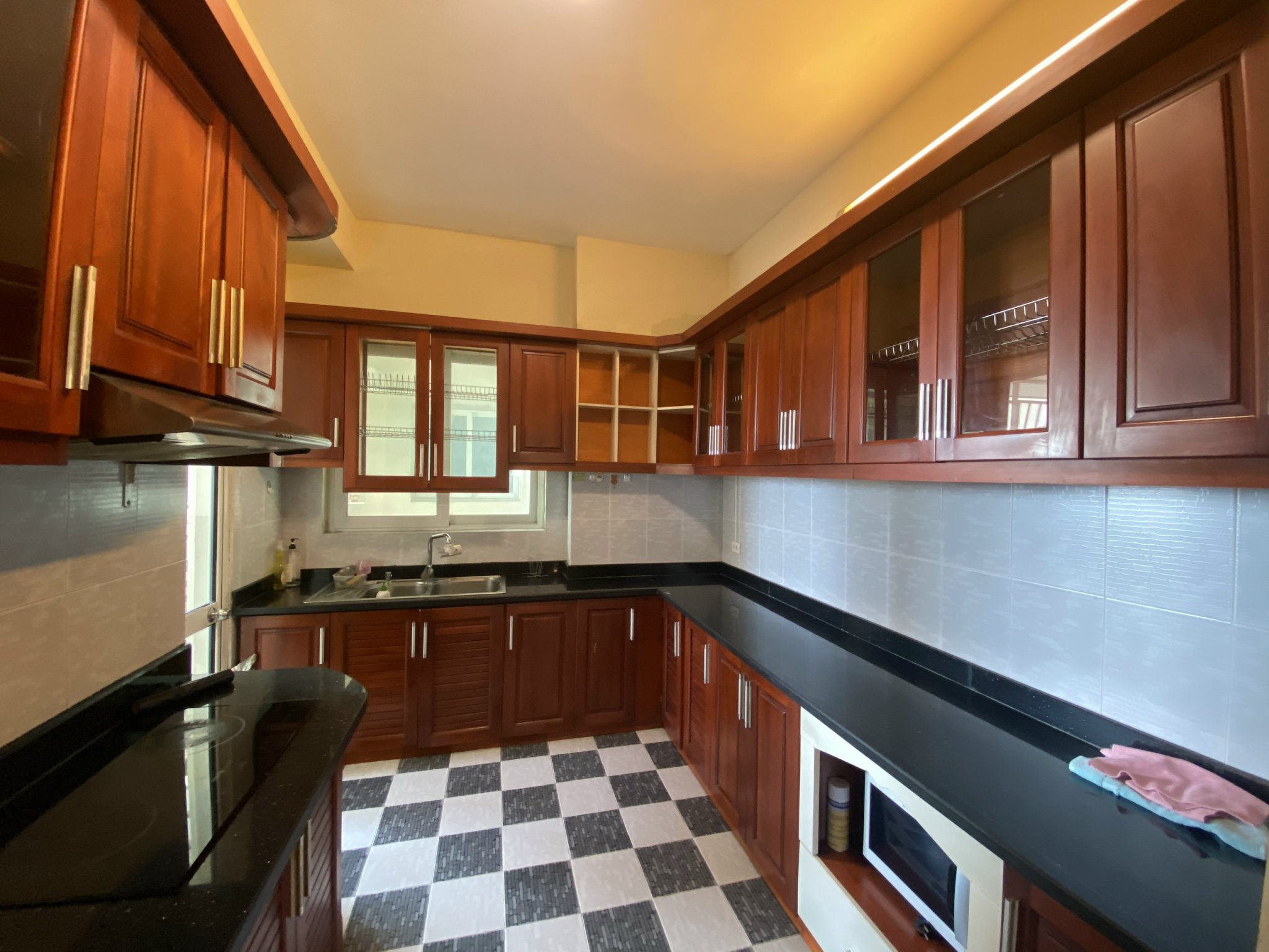Chuyển nhượng căn hộ E1-02-03 Ciputra: 4PN/153m2 tầng cao view thoáng 9