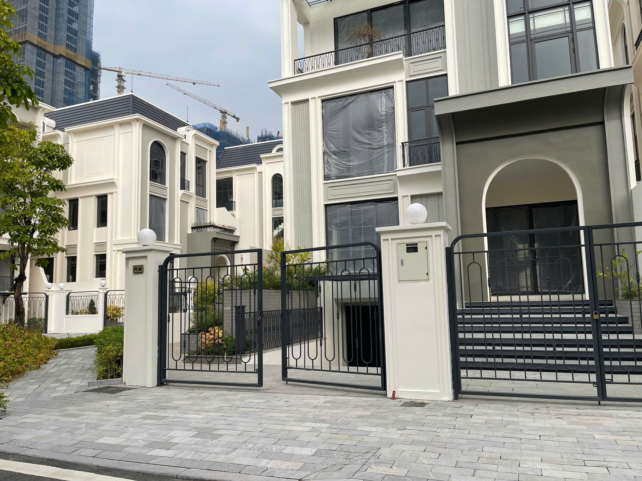 Chính chủ cần bán biệt thự song lập khu P Ciputra loại 150m2 giá tốt