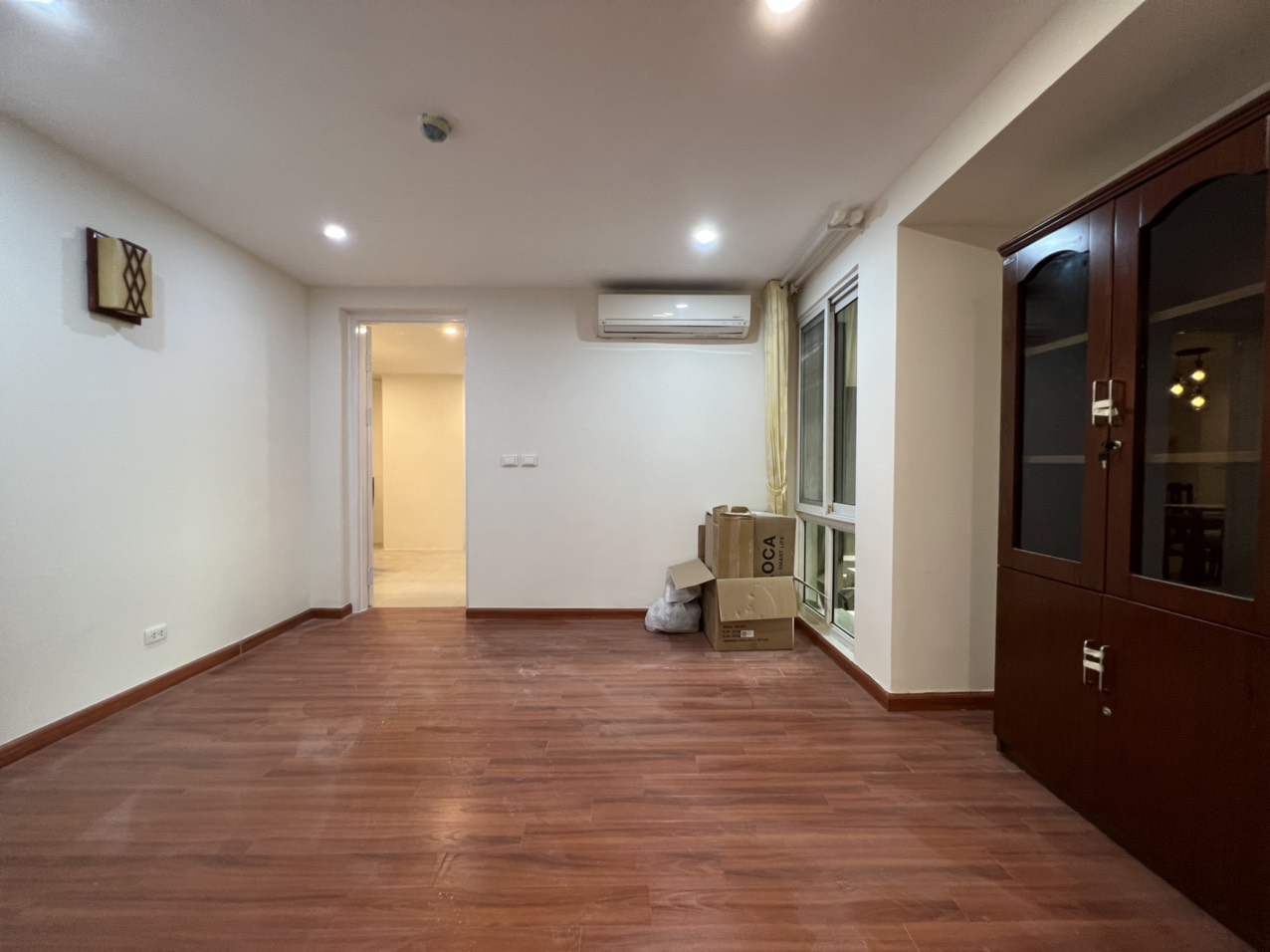 Cho thuê căn hộ 4 ngủ 300m2 đủ đồ tòa P2 Ciputra Hà Nội