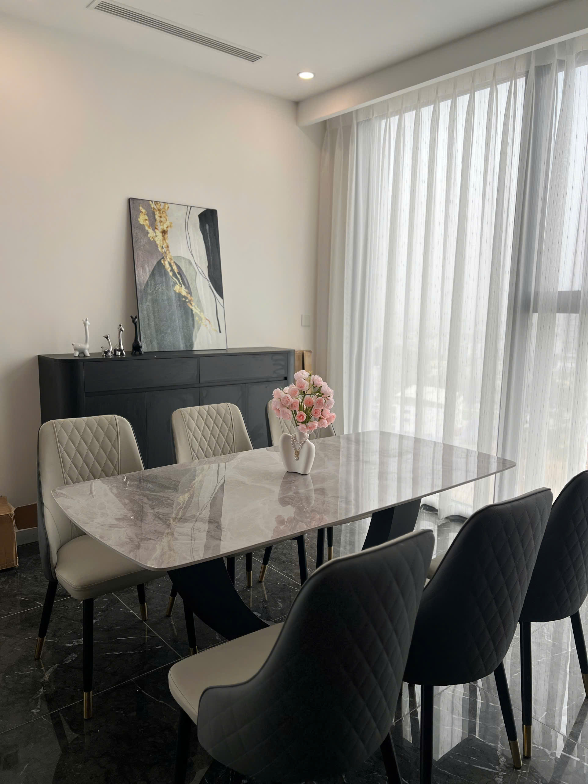 Bán căn hộ Sunshine Golden River trục số 01 tầng trung đẹp 1