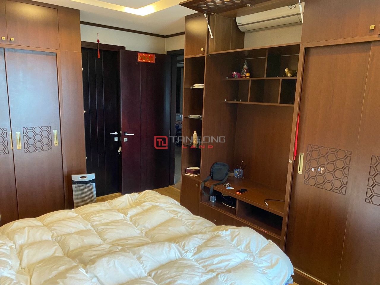 Cần cho thuê căn 3 ngủ 114m2 tầng thấp hướng Nam mát mẻ tại L1 Ciputra 6