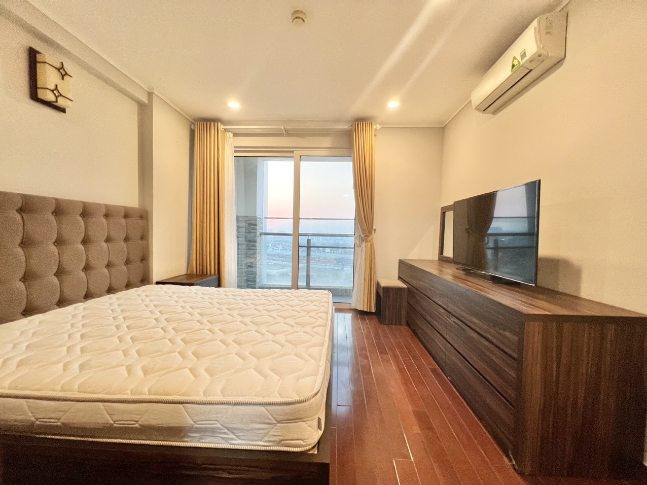 Cho thuê căn hộ 2 ngủ 114m2 đủ đồ mới đẹp tại L1 Ciputra Hà Nội 8
