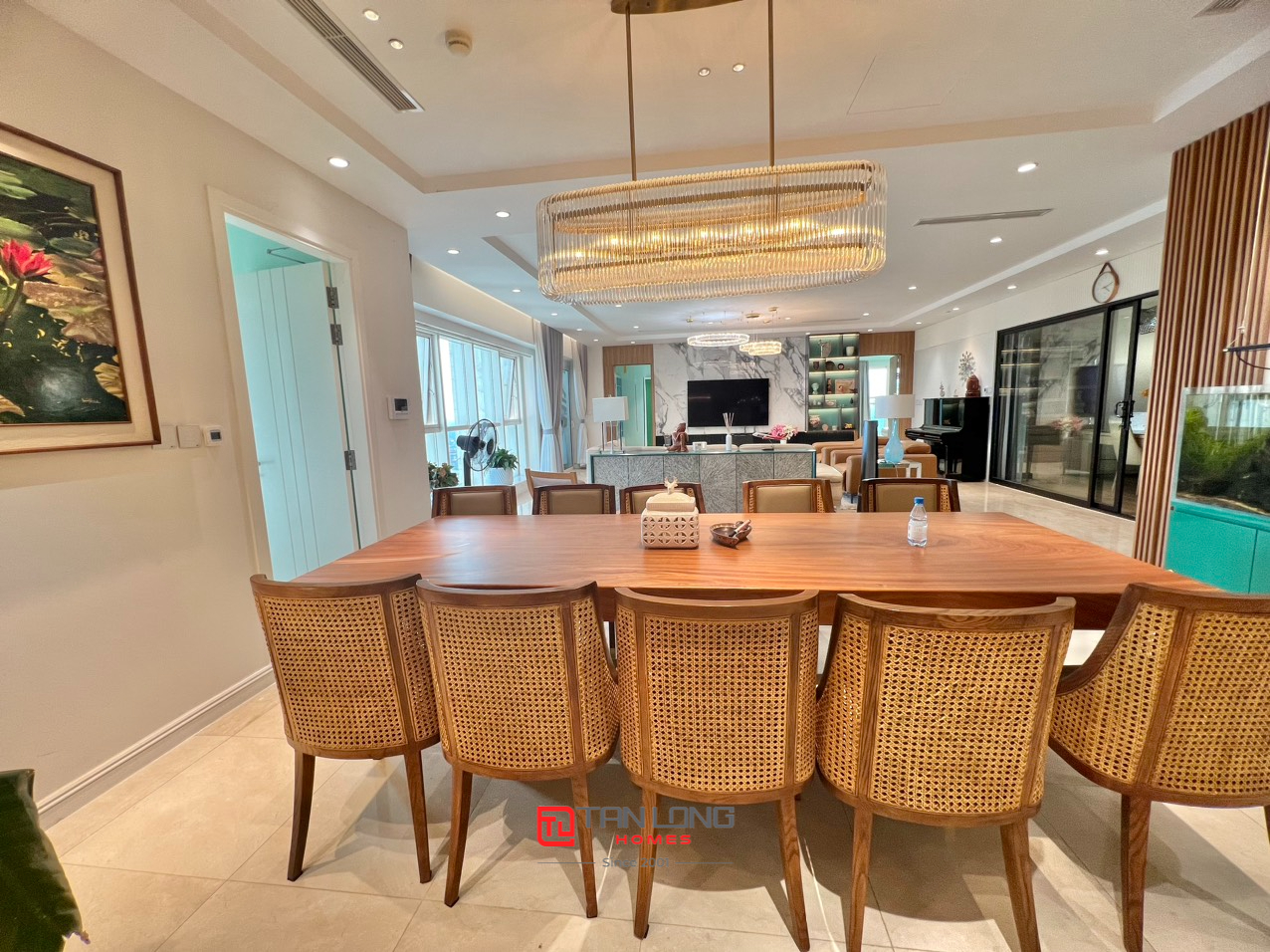 Cho thuê căn hộ 3 ngủ 267m2 full đồ mới đẹp tại L2 Ciputra 3