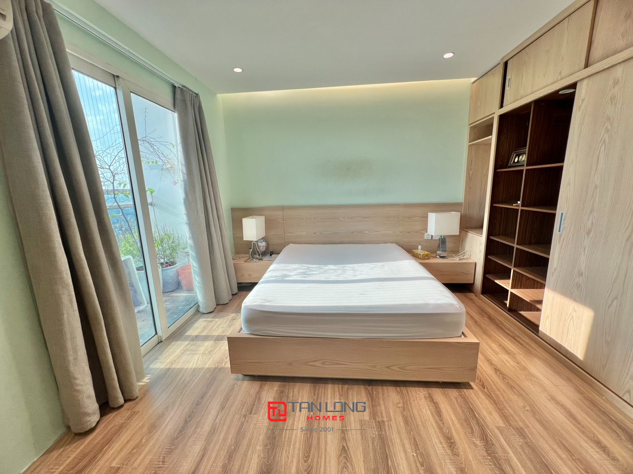 Cho thuê căn hộ 3 ngủ 267m2 full đồ mới đẹp tại L2 Ciputra 7