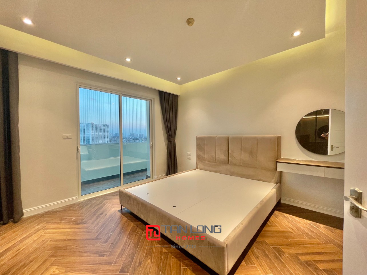 Cho thuê căn hộ 4 ngủ 150m2 tầng thấp view thoáng tòa E4 Ciputra 12