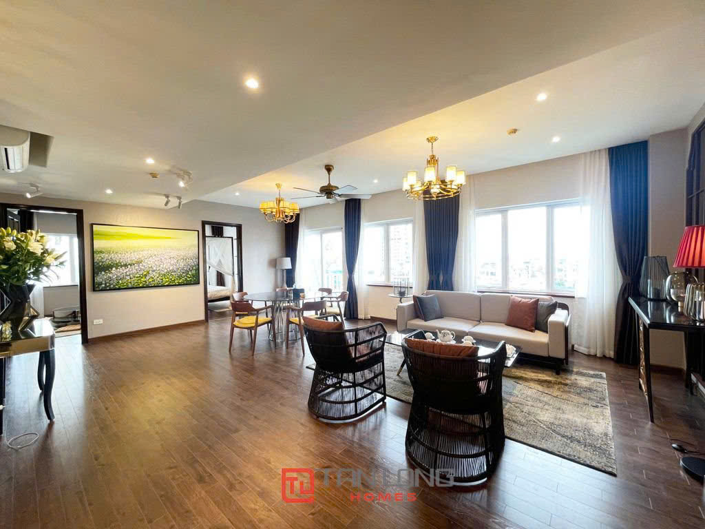 Bán căn góc 4 ngủ 150m2 view Hồ Tây full nội thất tòa G3 Ciputra