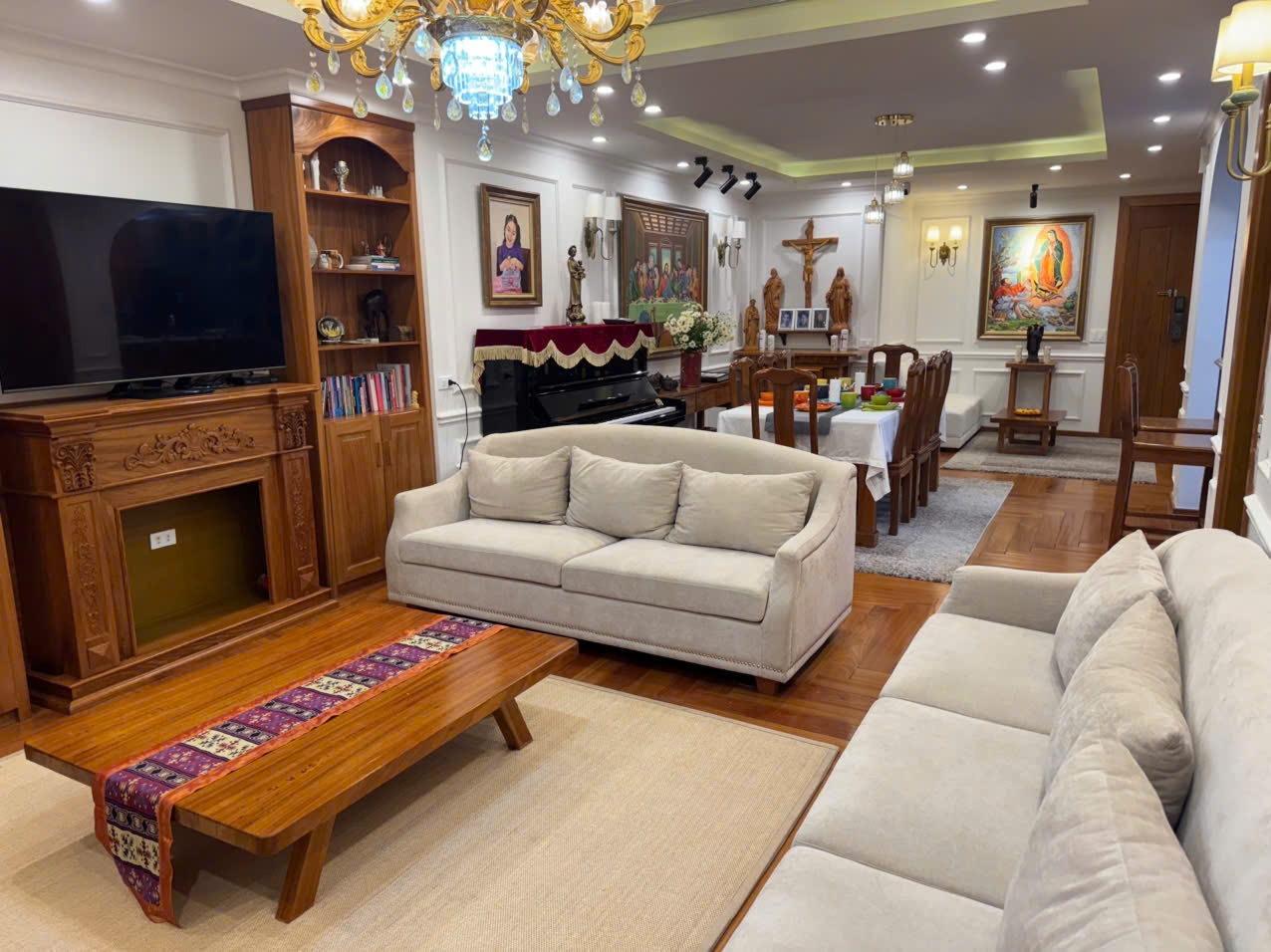 Bán căn hộ 3 ngủ 119m2  nội thất gỗ xịn xò tòa G3 Ciputra giá hợp lý