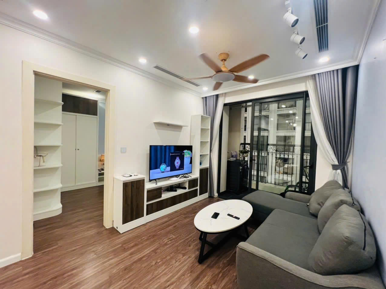 Bán chung cư Sunshine Riverside tòa R1 diện tích 64m2/2PN/1wc 1 logia ban công Đông view nội khu