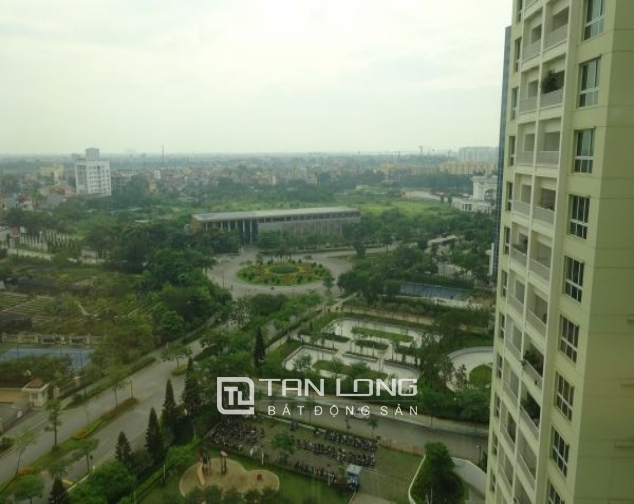 Bán gấp căn hộ tầng cao, view sân golf và bể bơi, tòa P1, Ciputra, Tây Hồ, Hà Nội