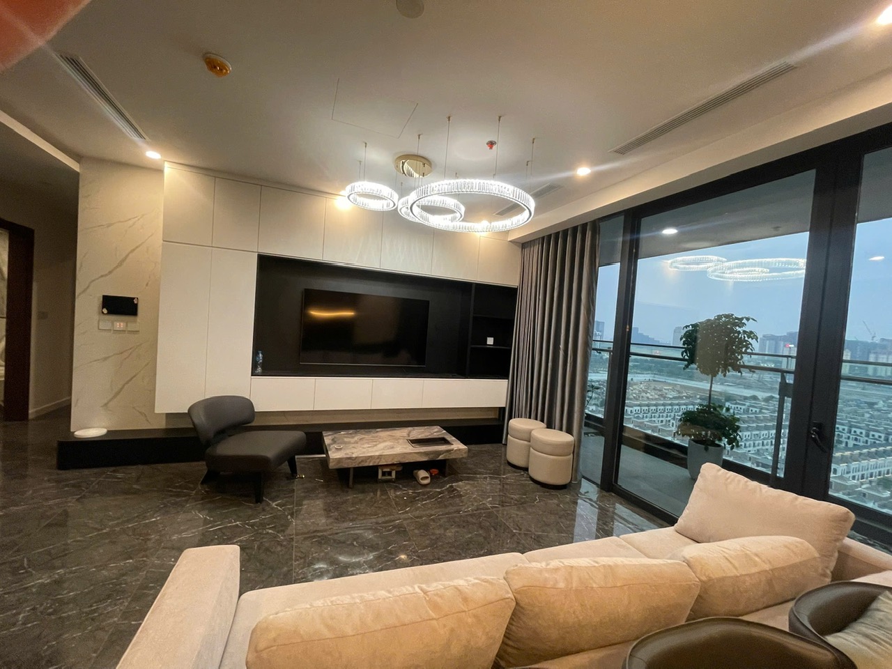Căn hộ 3 ngủ full đồ đẹp view công viên 65ha ciputra Hồ Tây tòa Sunshine Golden River