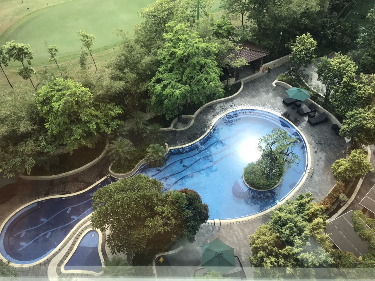 Căn hộ tòa L2 - Ciputra, tầng cao, view sân golf cần bán