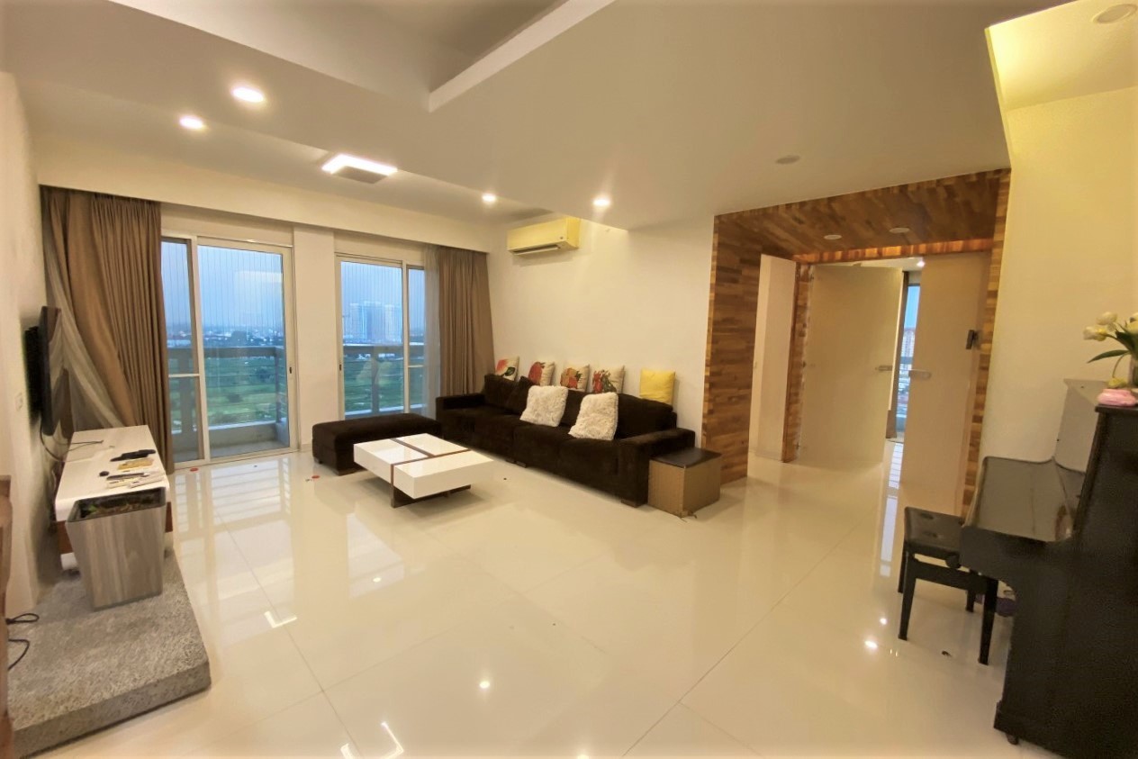 Cần tiền bán nhanh căn 3 ngủ 6 ban công 146m2 full đồ tại E5 Ciputra Hà Nội