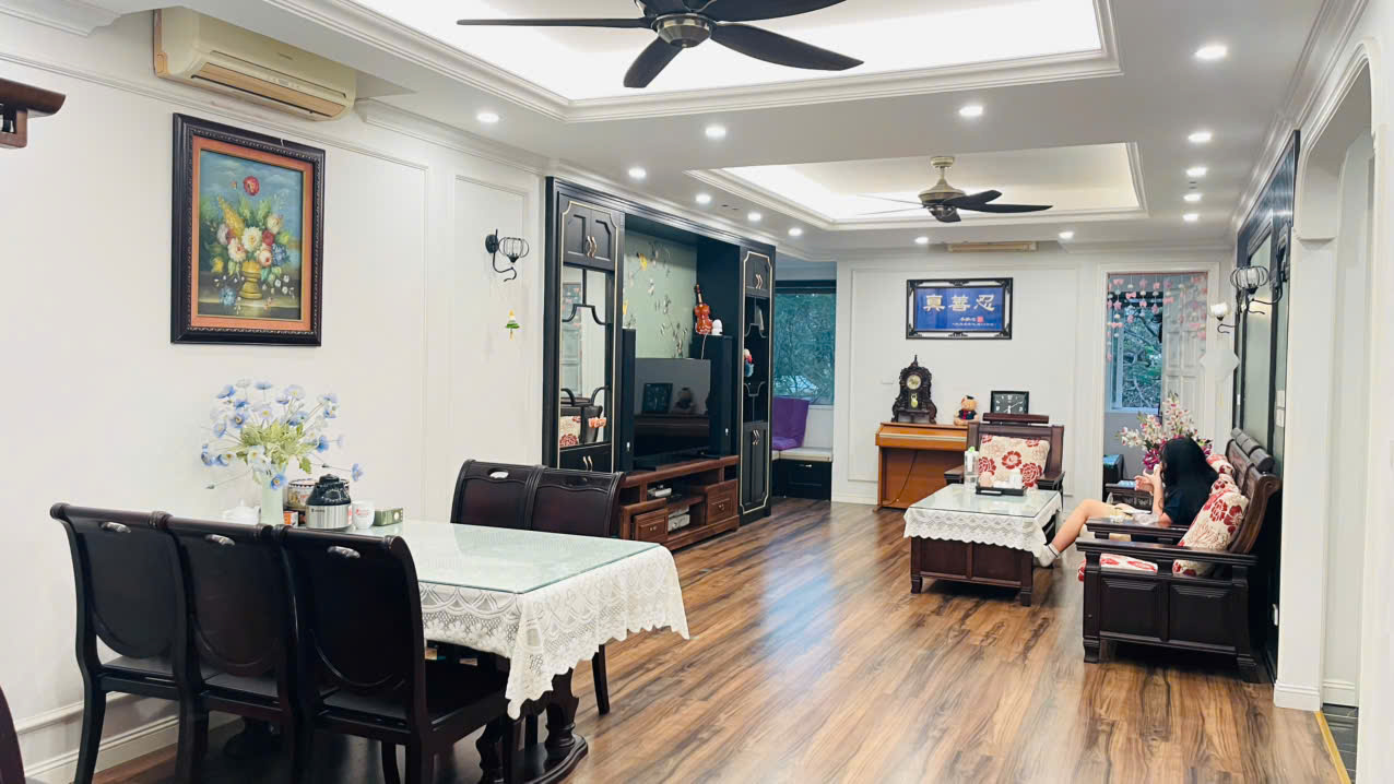 Chính chủ bán căn 3 ngủ view nội khu tòa E5 Ciputra giá tốt nhất hiện tại