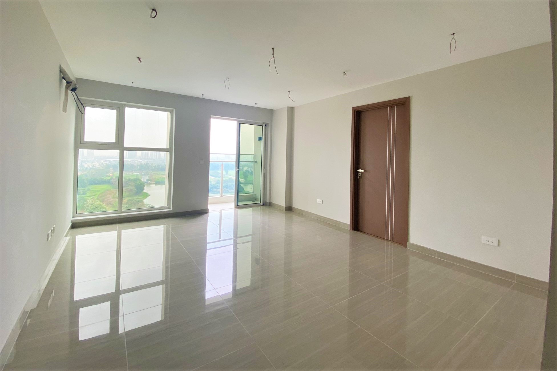 Chính chủ bán căn hộ 3 ngủ 153m2 view bể bơi + sân Golf Ciputra tại tòa L4