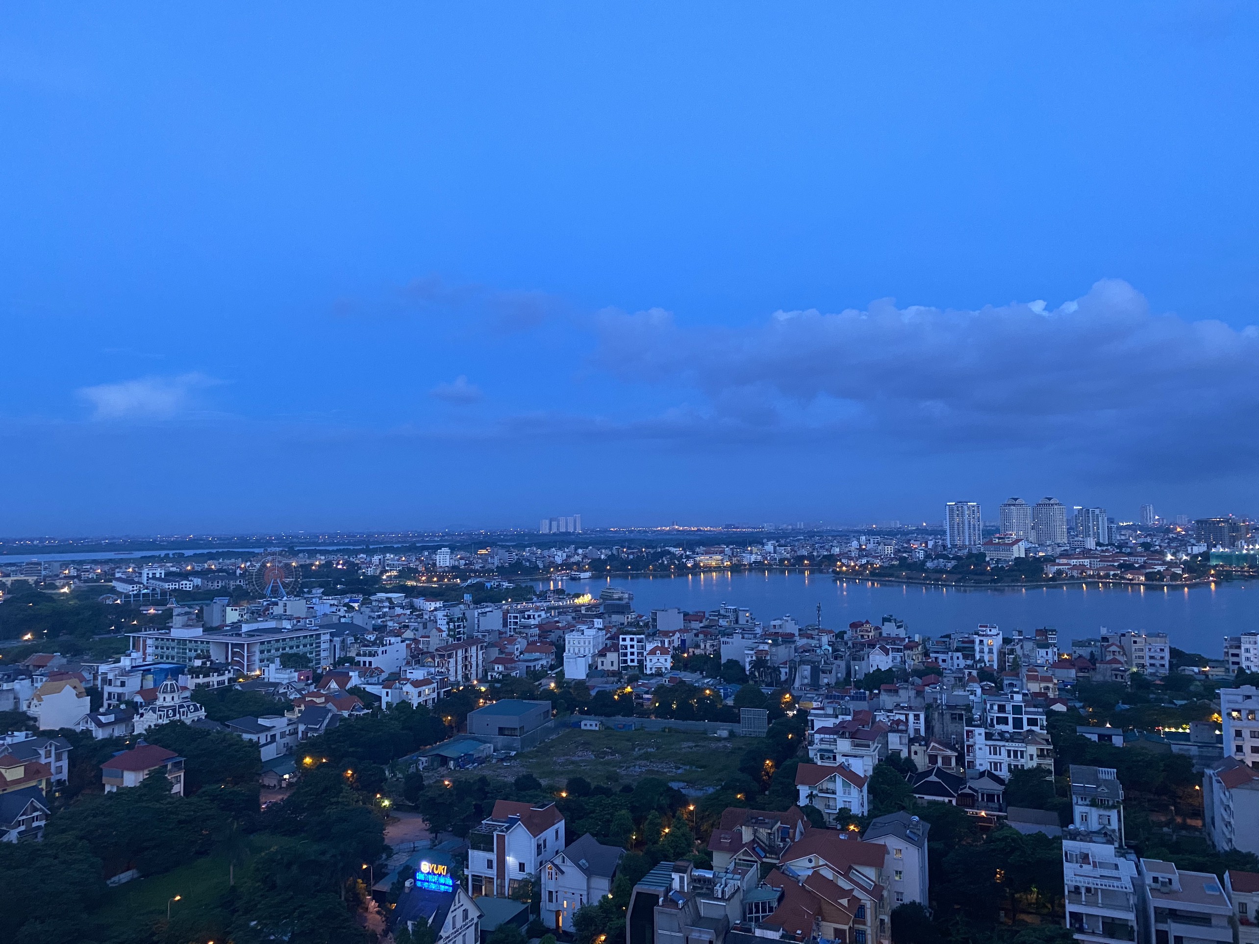 Chính chủ bán căn hộ penthouse toà G2 G3 Ciputra view trọn Hồ Tây, cầu Nhật Tân