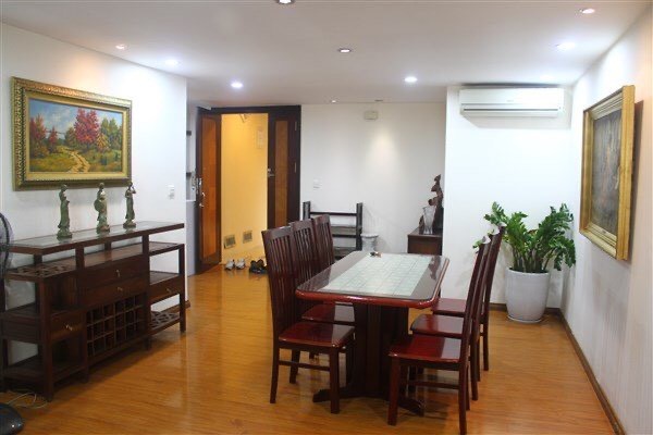 Chính chủ thiện chí bán căn duplex penthouse tòa E1 Ciputra loại 180m2 nội thất cơ bản