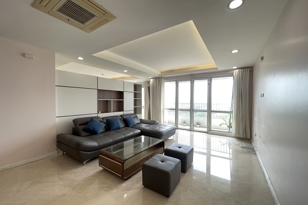 Cho thuê căn 3 ngủ 182m2 full đồ đẹp, nhà mới sửa tại P2 Ciputra