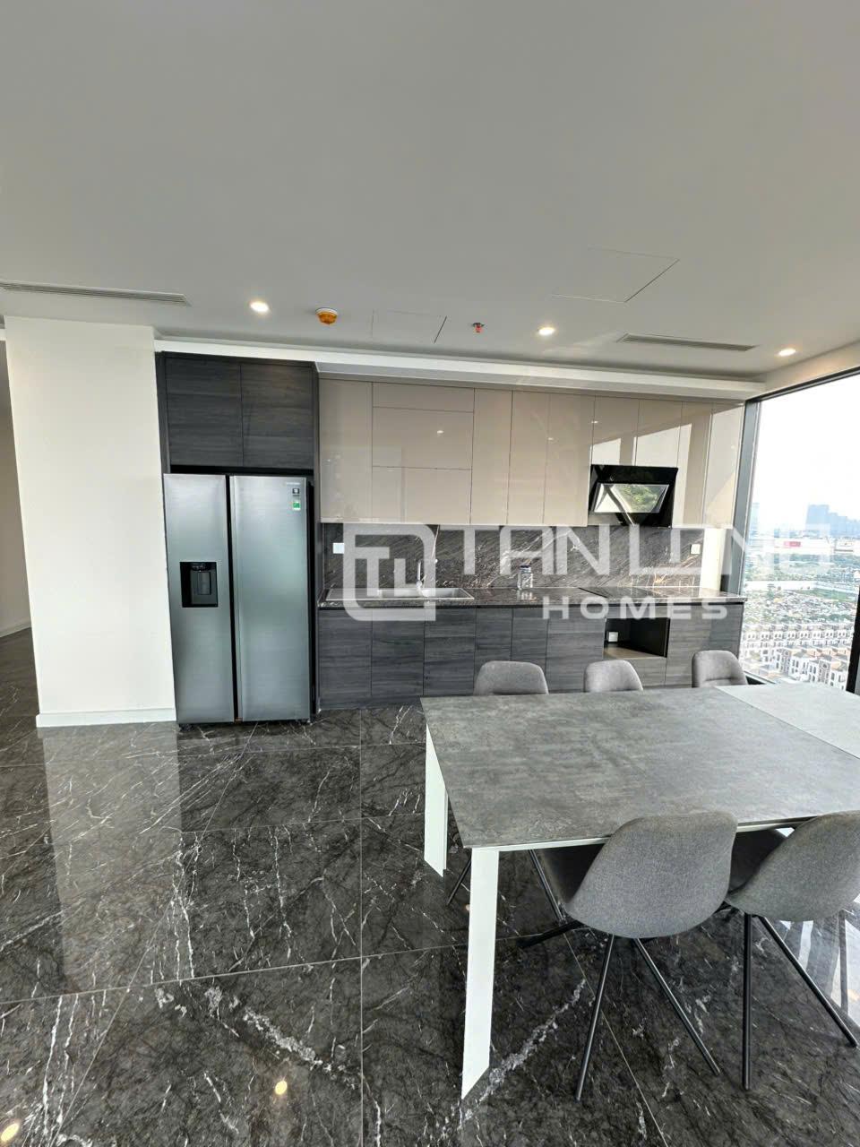 Cho thuê chung cư Sunshine Golden River diện tích 160m2, 3 ngủ+1 view sông Hồng full nội thất ở luôn