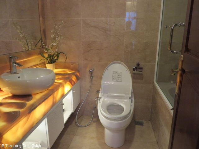 phòng vệ sinh căn hộ tòa L